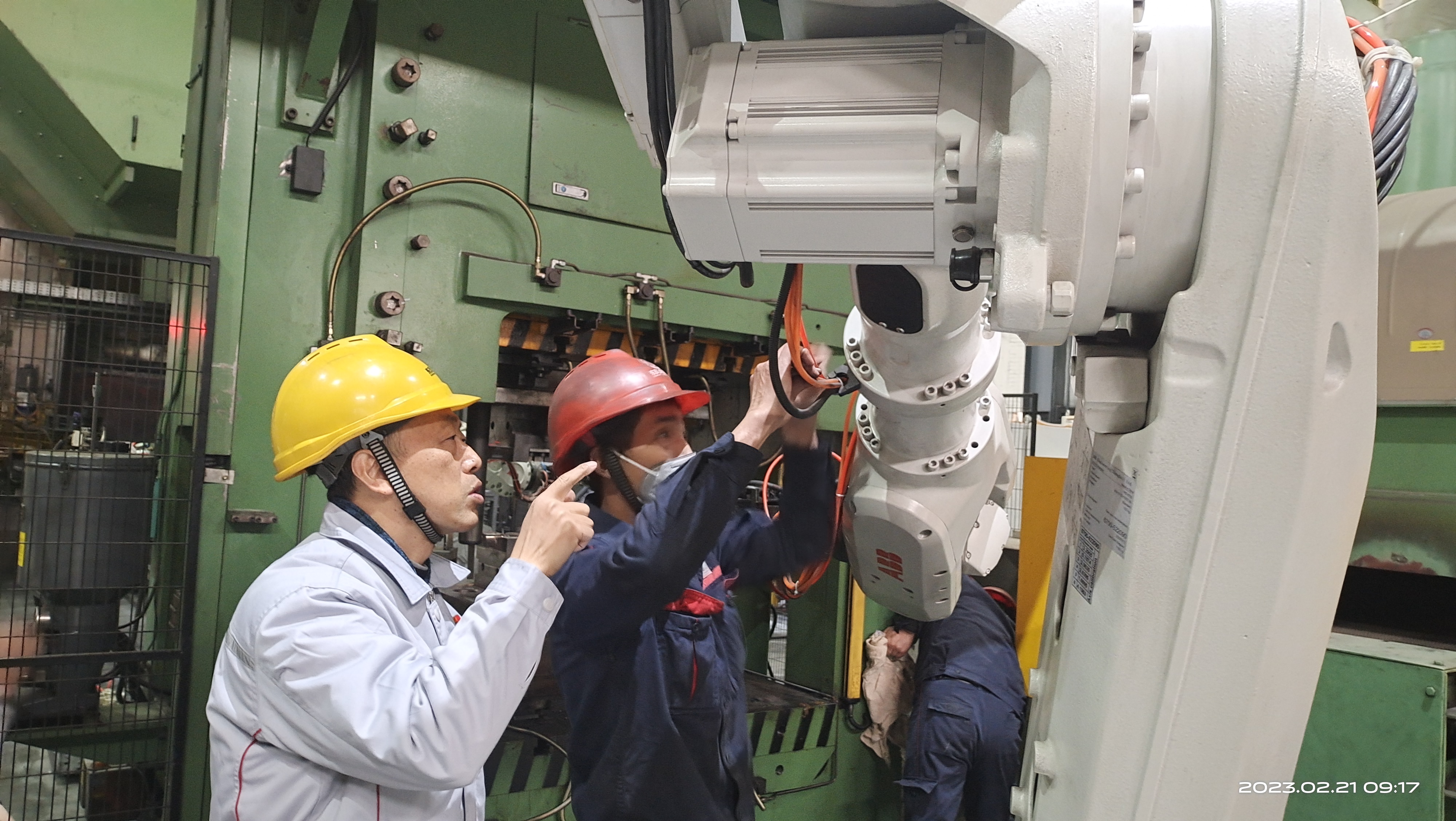 裝備問(wèn)題點(diǎn)現(xiàn)場(chǎng)培訓(xùn)識(shí)別_20230221_091756(1).jpg 裝備問(wèn)題點(diǎn)現(xiàn)場(chǎng)培訓(xùn)識(shí)別_20230221_091756(1).jpg